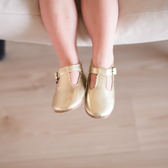 Riley T-Straps - Scalloped - Gold - Picture 4 of 11